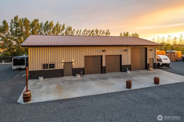 Property Photo: 3962 Road F NE WA 98837
