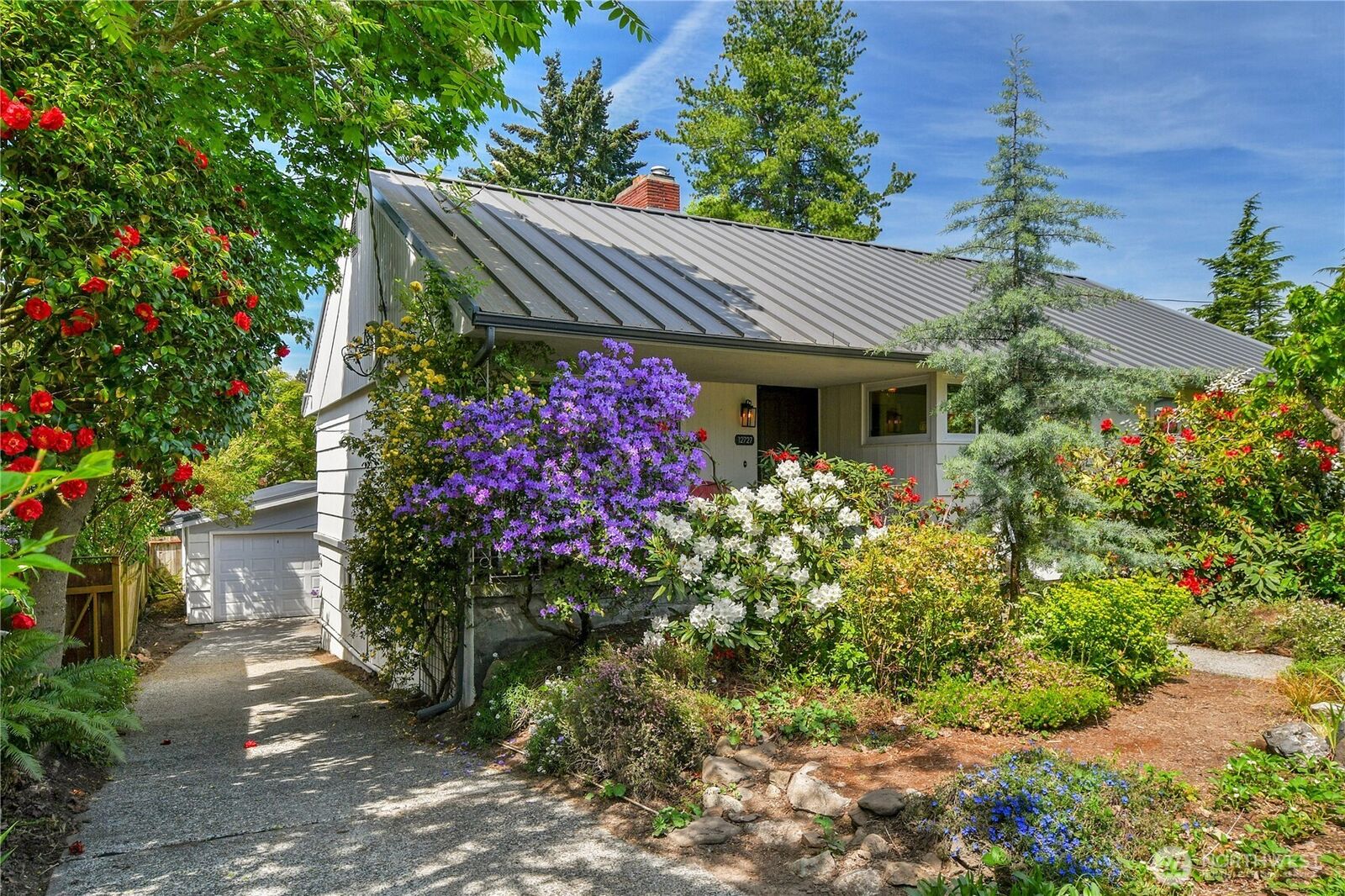 Property Photo:  12727  Dayton Avenue N  WA 98133 
