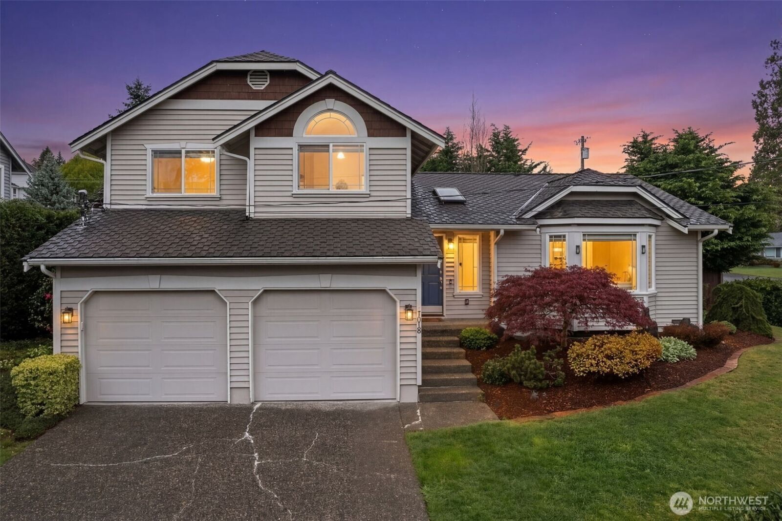 Property Photo:  7918  115th Avenue SE  WA 98056 