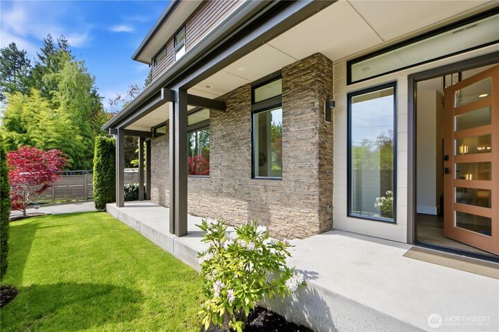 Property Photo:  11276 SE 32nd Lane  WA 98004 