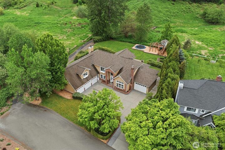 Property Photo:  4511  238th Place SE  WA 98029 