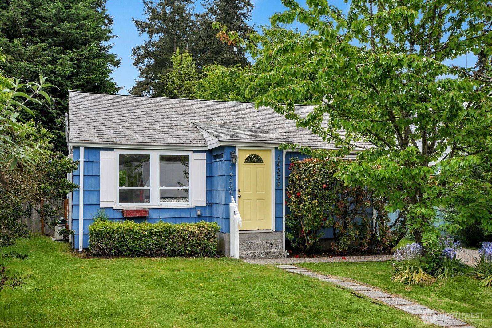 Property Photo:  14339  Ashworth Avenue N  WA 98133 
