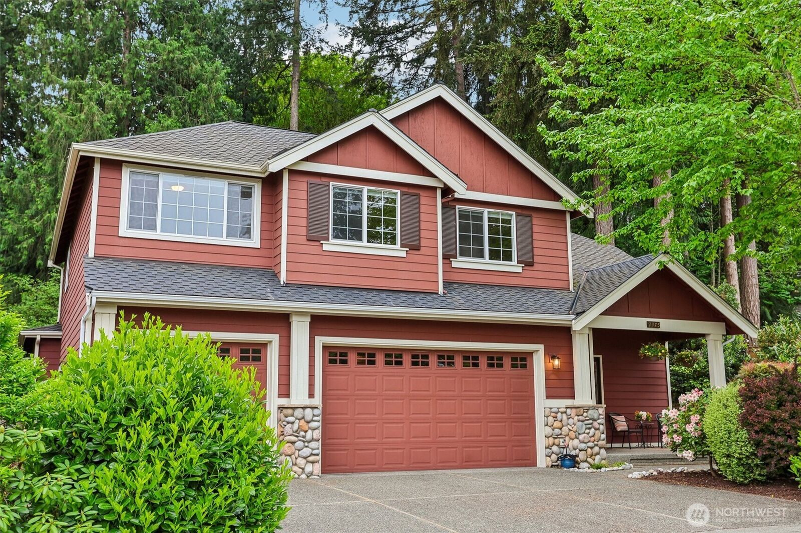 Property Photo: 9975 185th Court NE WA 98052