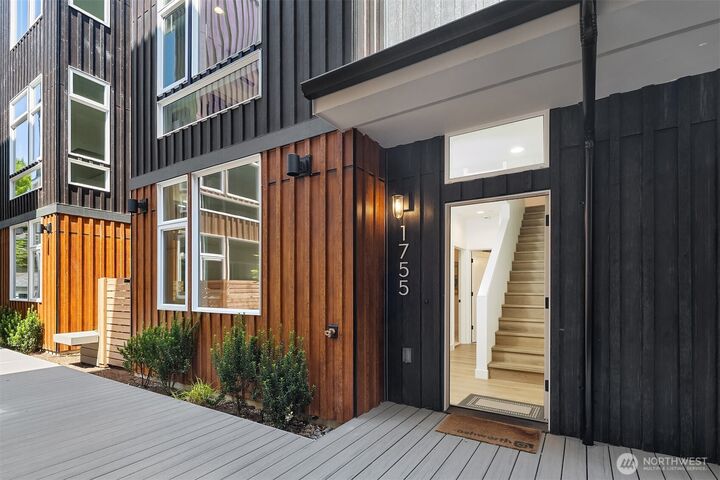 Property Photo: 1755 E Howell Street WA 98122