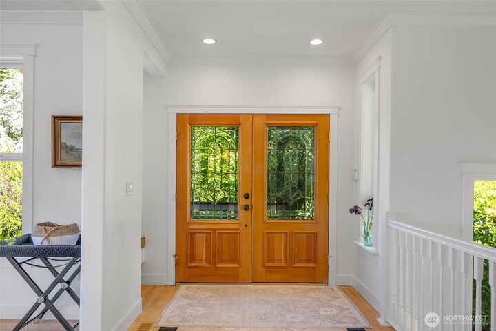 Property Photo:  801 W Barrett Street  WA 98119 