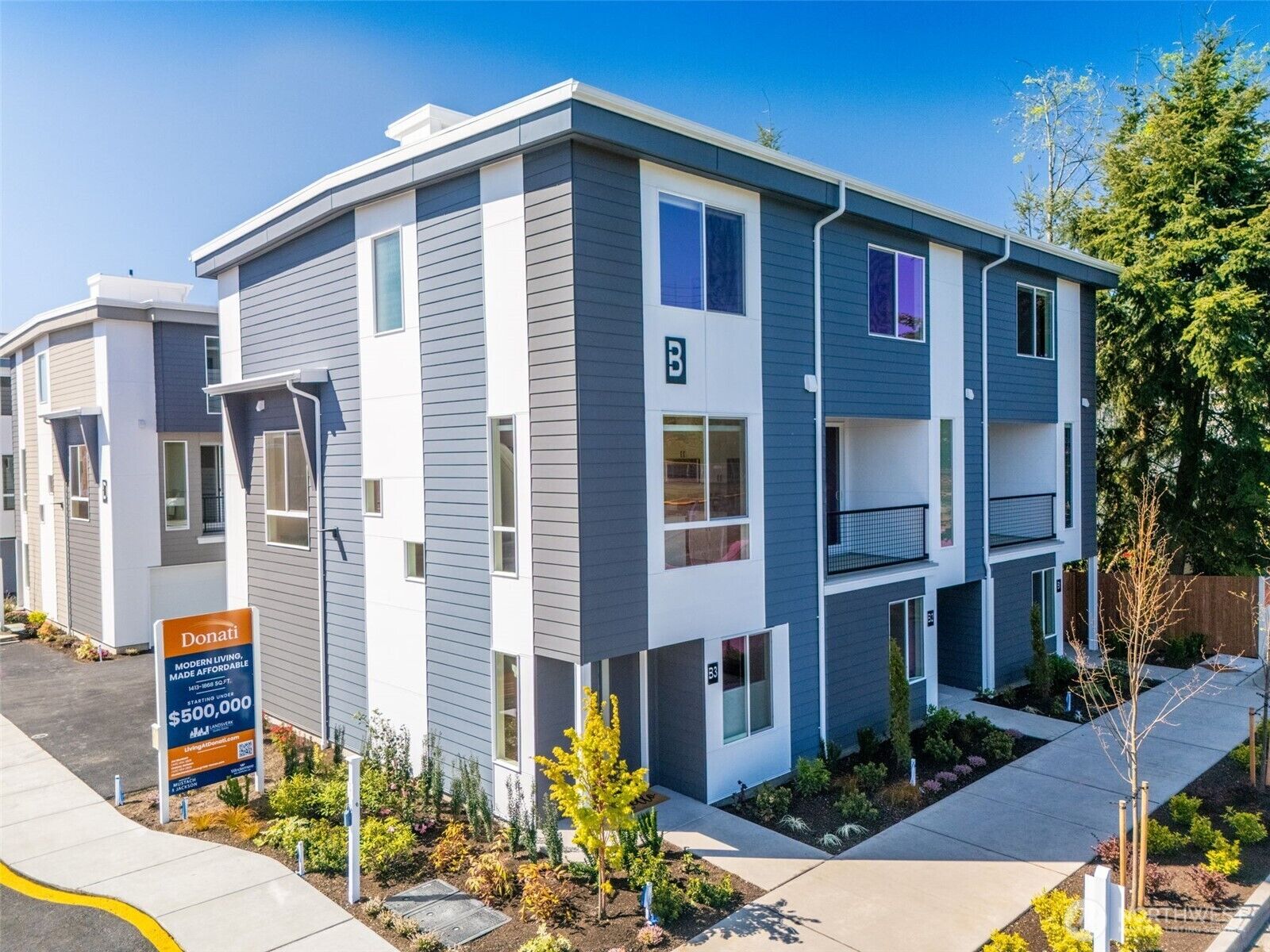 Property Photo:  222  124th Street SW C1  WA 98204 