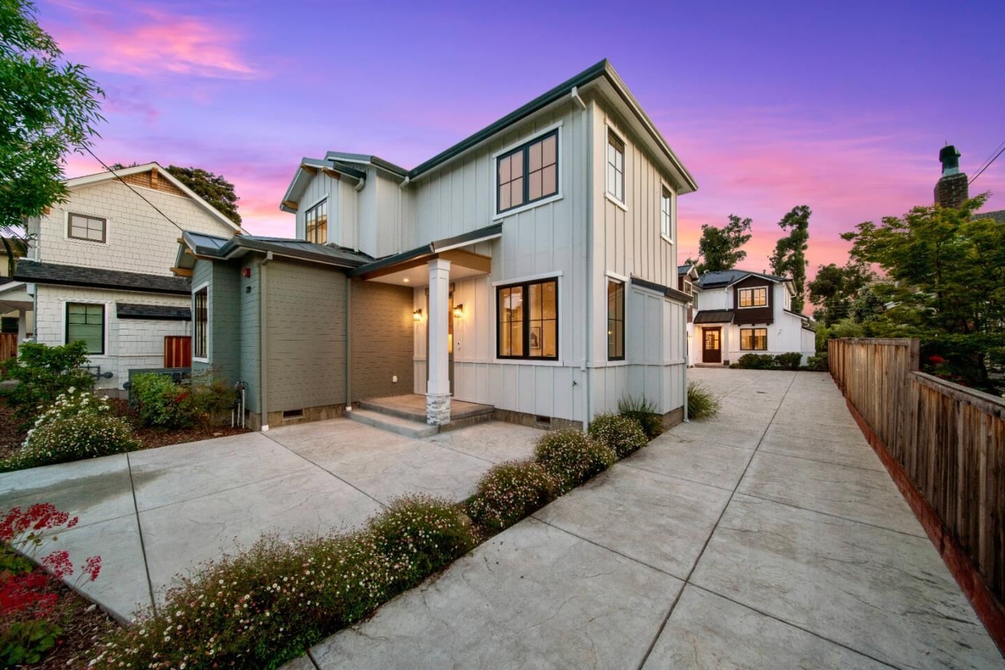 Property Photo:  739-741 Linden Avenue  CA 94010 