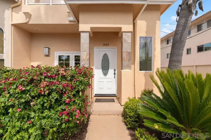 Property Photo:  1909 Diamond  CA 92109 