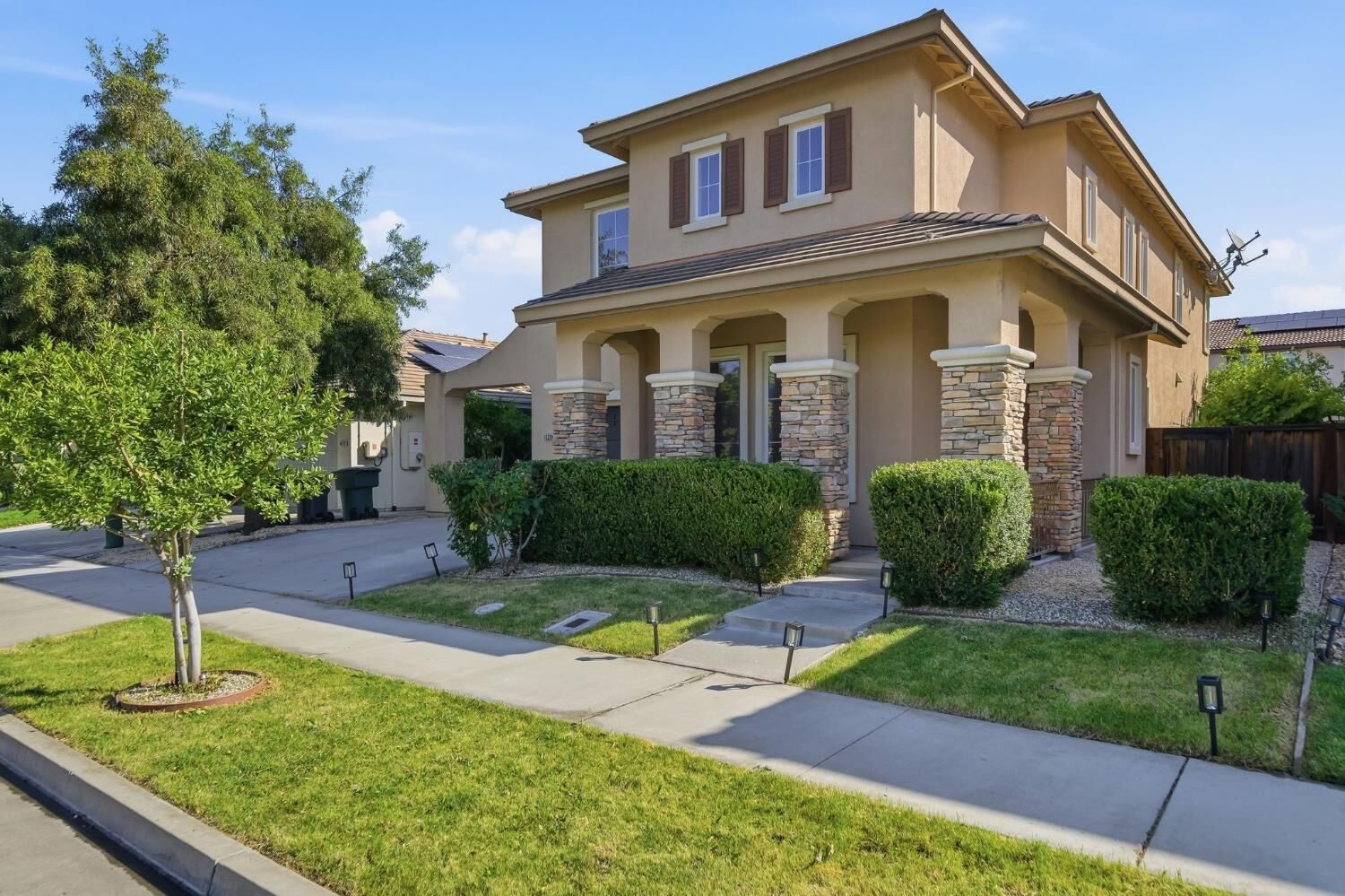 Property Photo:  16390 Adobe Way  CA 95330 