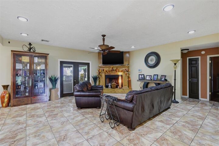 Property Photo:  1123 Chariot Dr Drive  LA 70611 