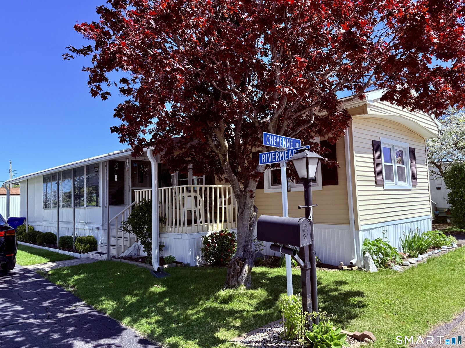 Property Photo:  74 Cheyenne Road  CT 06118 