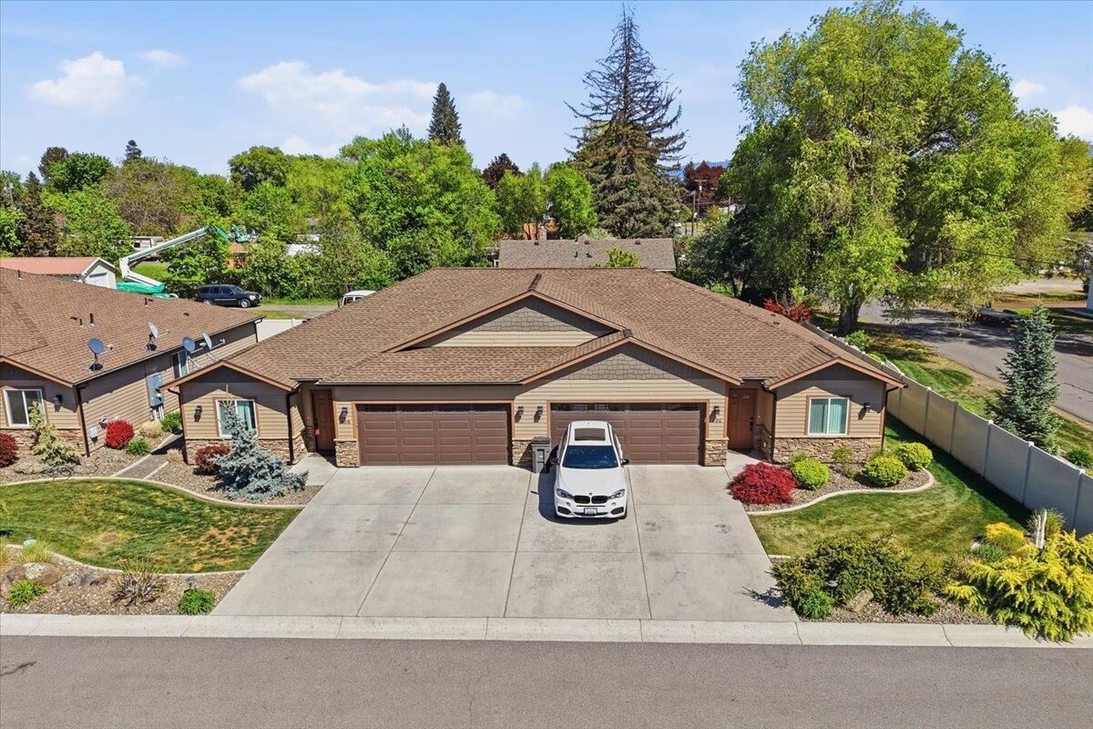 Property Photo: 406 / 408 N Pierce Rd WA 99223
