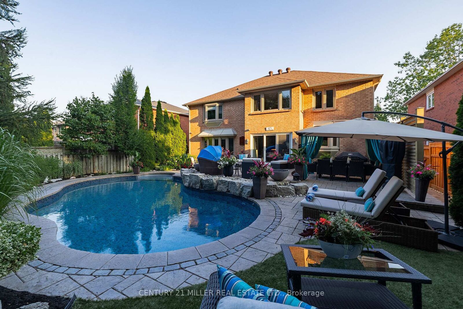 Property Photo: 1213 Bowman Drive ON L6M 2T4