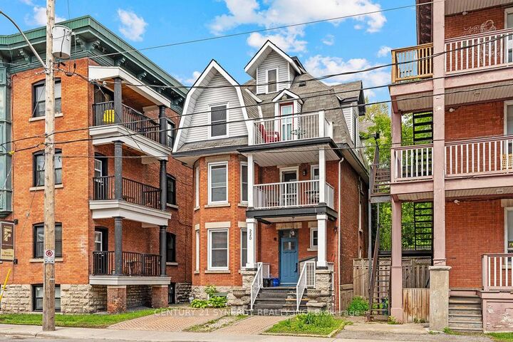 Property Photo: 229 Charlotte Street 2 ON K1N 8L1