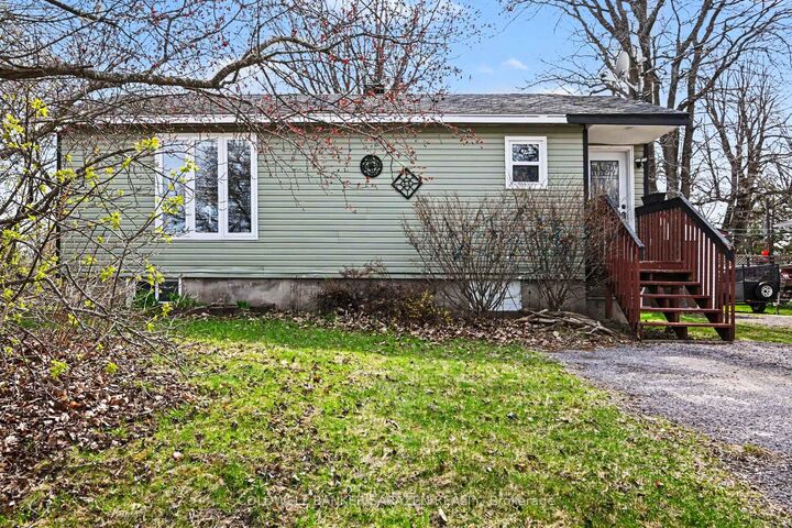 Property Photo: 32 Phillips Street ON K0A 1G0
