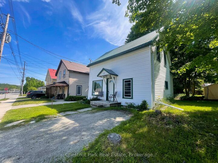 529 Claude Street — photo 1