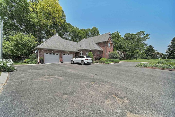 Property Photo:  42580 Roberts Line  ON N0L 2L0 