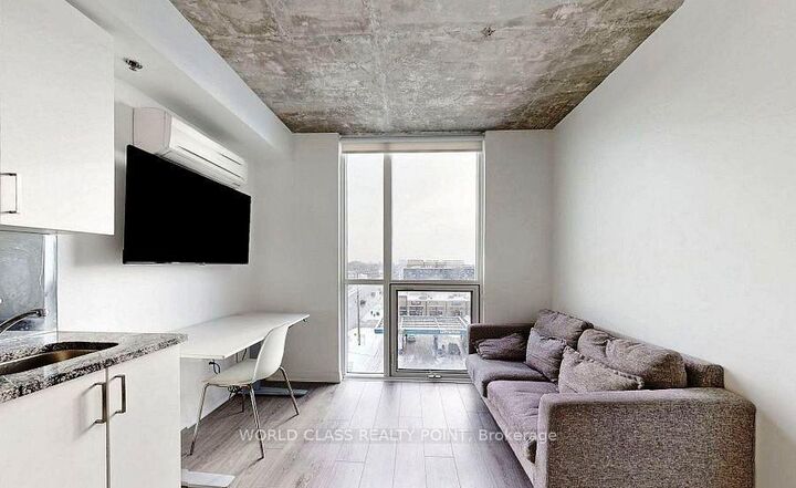 Property Photo: 1900 Simcoe Street 633 ON L1G 4Y3