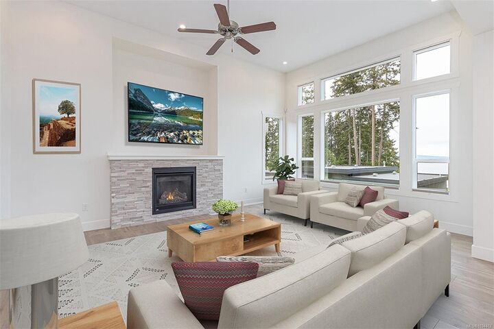 Property Photo: 4230 Skye Rd BC V9G 1Y5