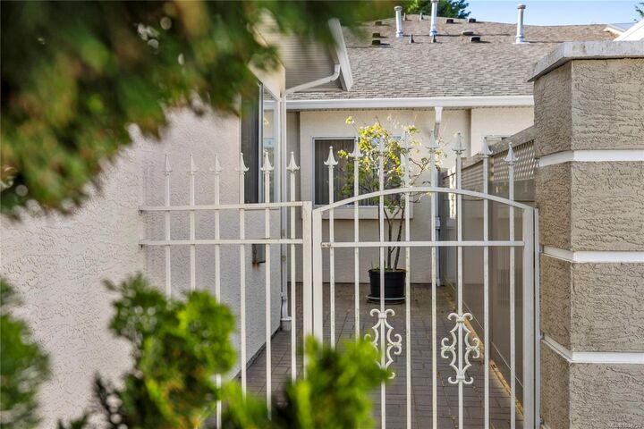 Property Photo:  128 Ocean Walk Dr  BC V9V 1N2 