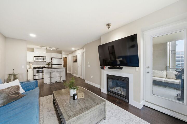 Property Photo:  155 W 1st Street 405  BC V7M 3N8 