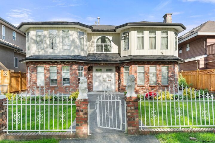 6070 Lanark Street — photo 1