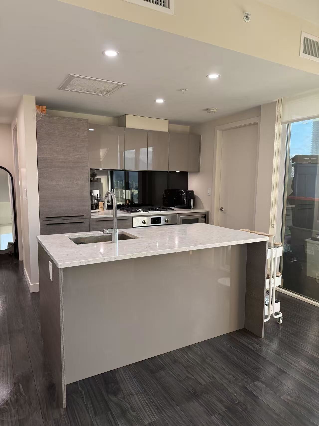 Property Photo:  6383 McKay Avenue 8xx  BC V5H 0H8 