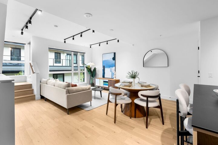 Property Photo:  3956 Dumfries Street  BC V5N 0J1 