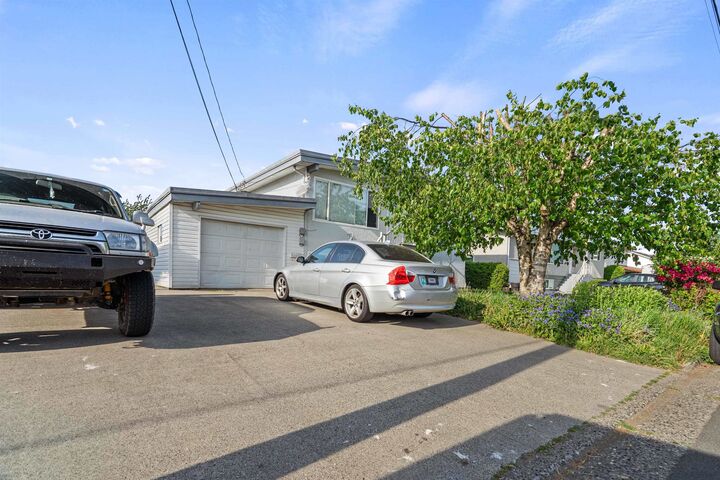 Property Photo:  46637 Andrews Avenue  BC V2P 2H9 