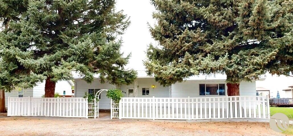 Property Photo:  215 1st St SE  MT 59063 