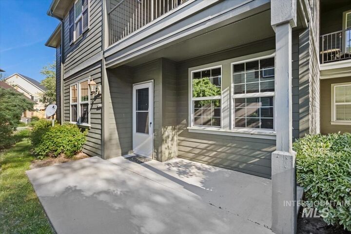 Property Photo:  1244 E Winding Creek Drive  ID 83616 