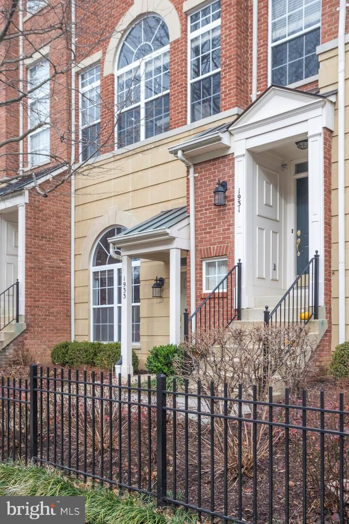 Property Photo:  1931 Crescent Park Drive 103B  VA 20190 