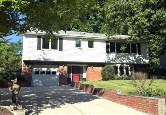 Property Photo:  105 Poplar Drive  VA 22046 