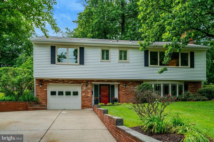 Property Photo:  105 Poplar Drive  VA 22046 
