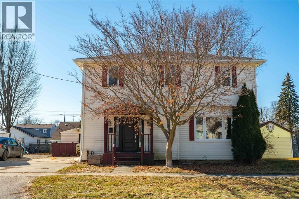 Property Photo:  85 Main Street  ON N8A 2G7 