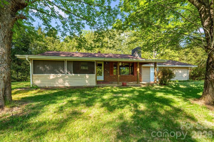 Property Photo:  435 Upper Glady Fork Road  NC 28715 