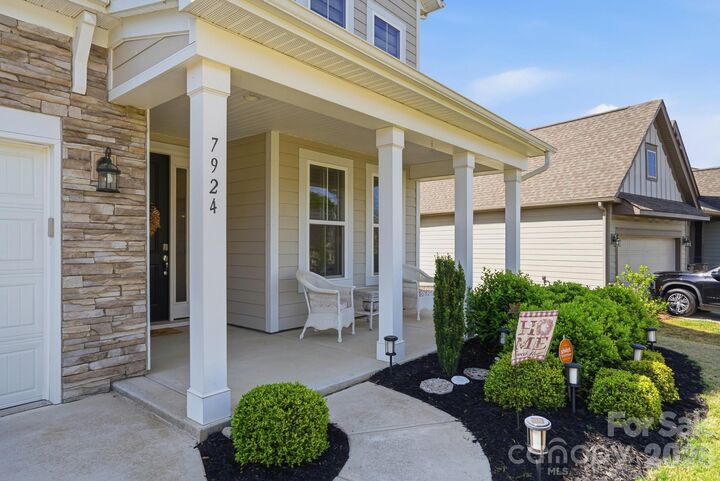Property Photo:  7924 Creek Park Drive  NC 28037 