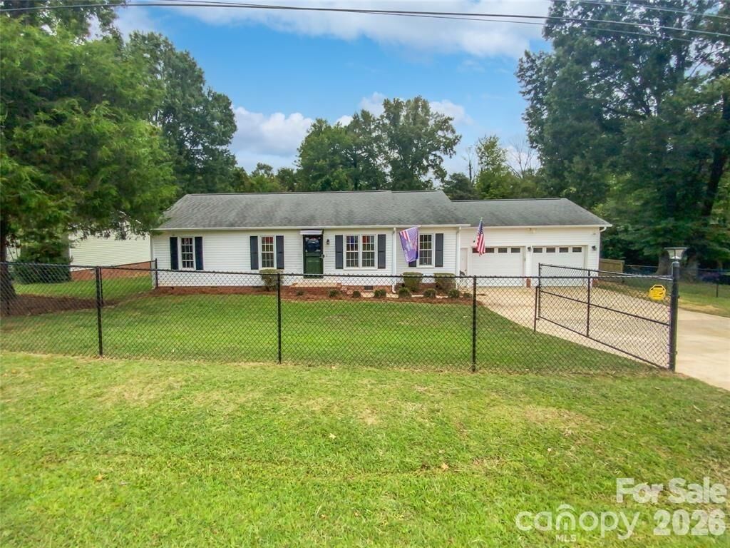 Property Photo:  2520 Old Wilkesboro Road  NC 28144 