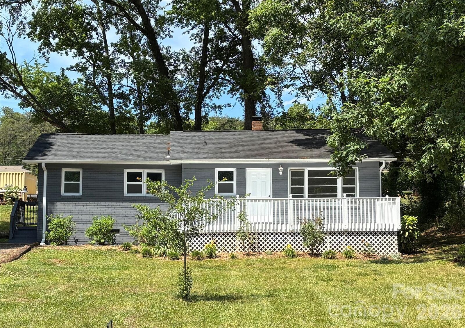 Property Photo:  305 Forestway Drive  NC 28120 