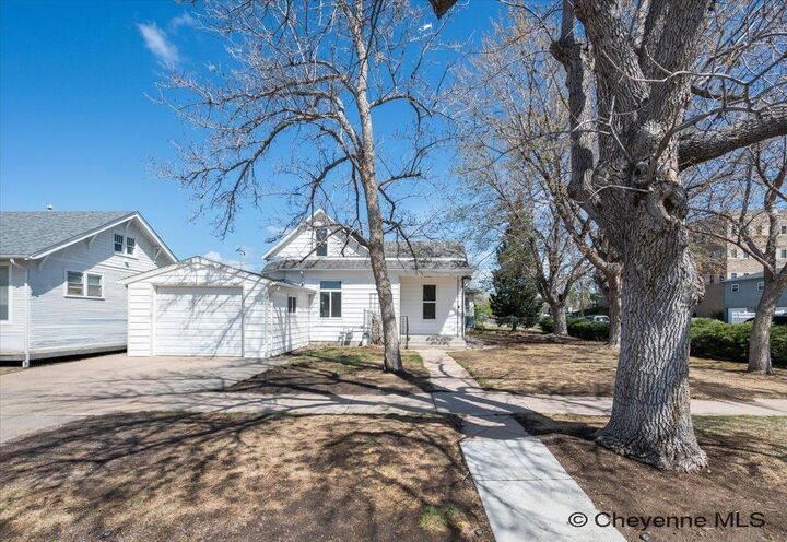 Property Photo:  122 E 25th St  WY 82001 