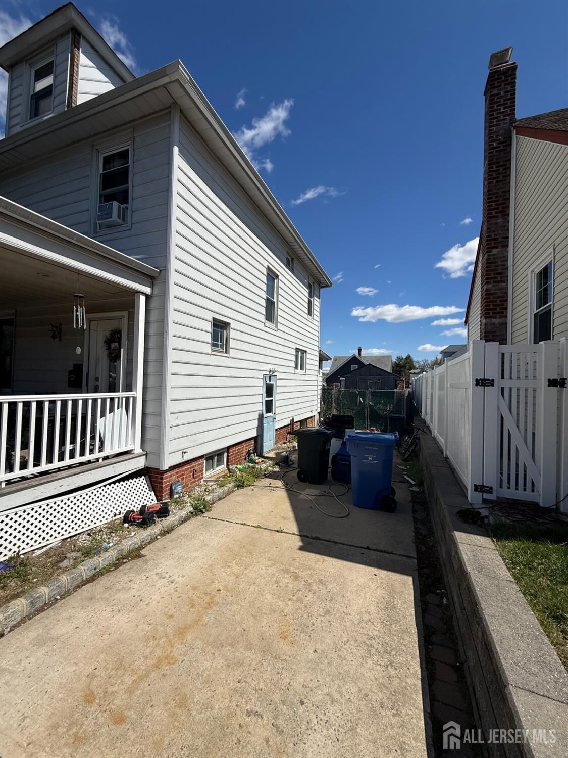 Property Photo:  6 James Street  NJ 08882 