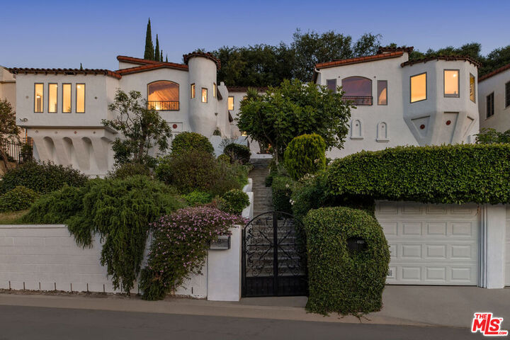 Property Photo:  3700 Arbolada Rd  CA 90027 