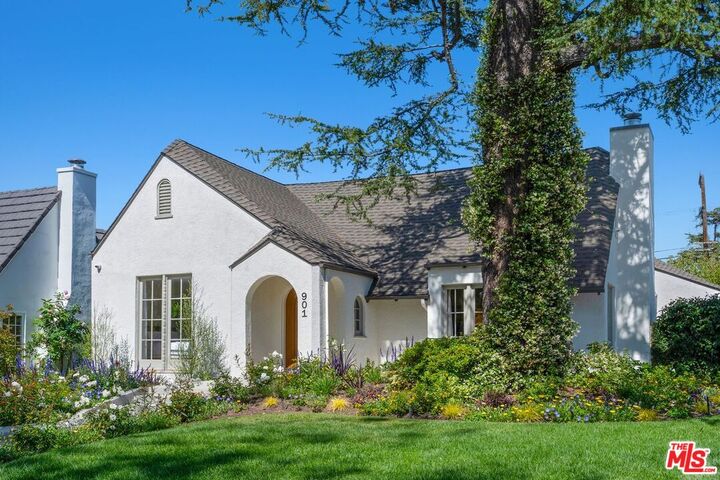 Property Photo:  901 S Hudson Ave  CA 90019 