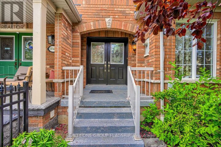 Property Photo:  5846 Tenth Line West  ON L5M 6V3 
