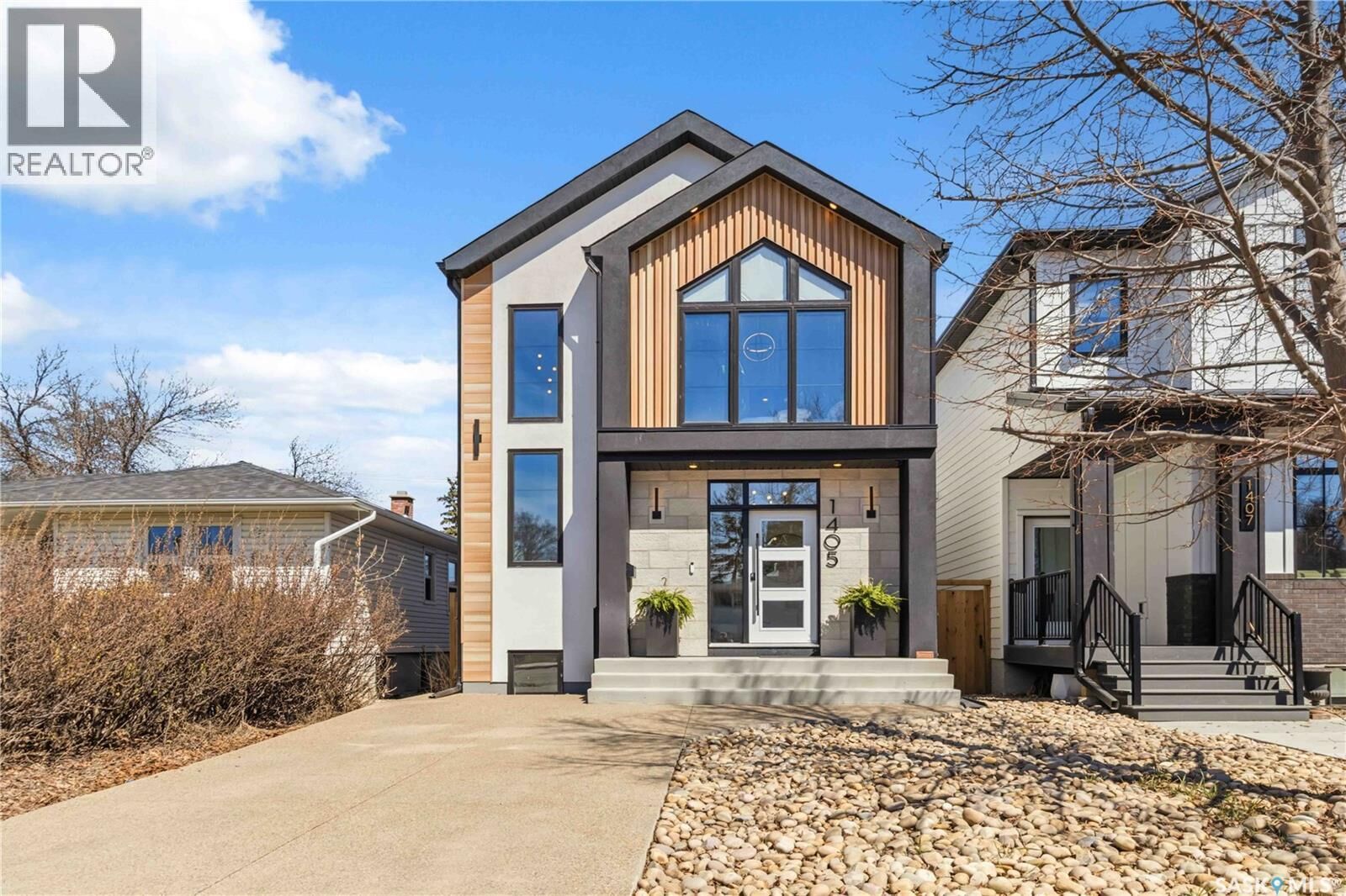 Property Photo:  1405 12th Street E  SK S7H 0E7 