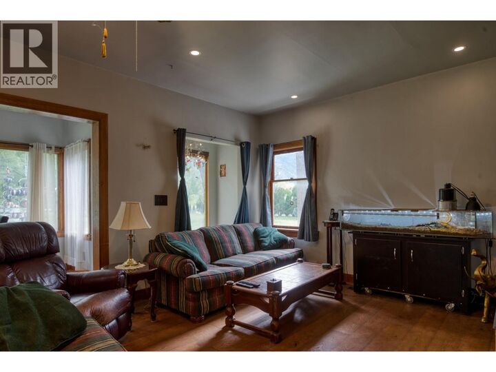 Property Photo:  3038 10th Avenue  BC V0X 1N3 