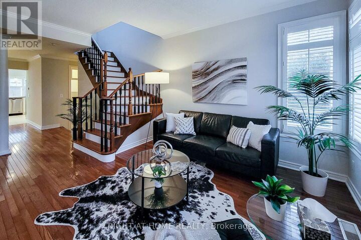 Property Photo:  2624 Castle Hill Crescent  ON L6H 6J1 