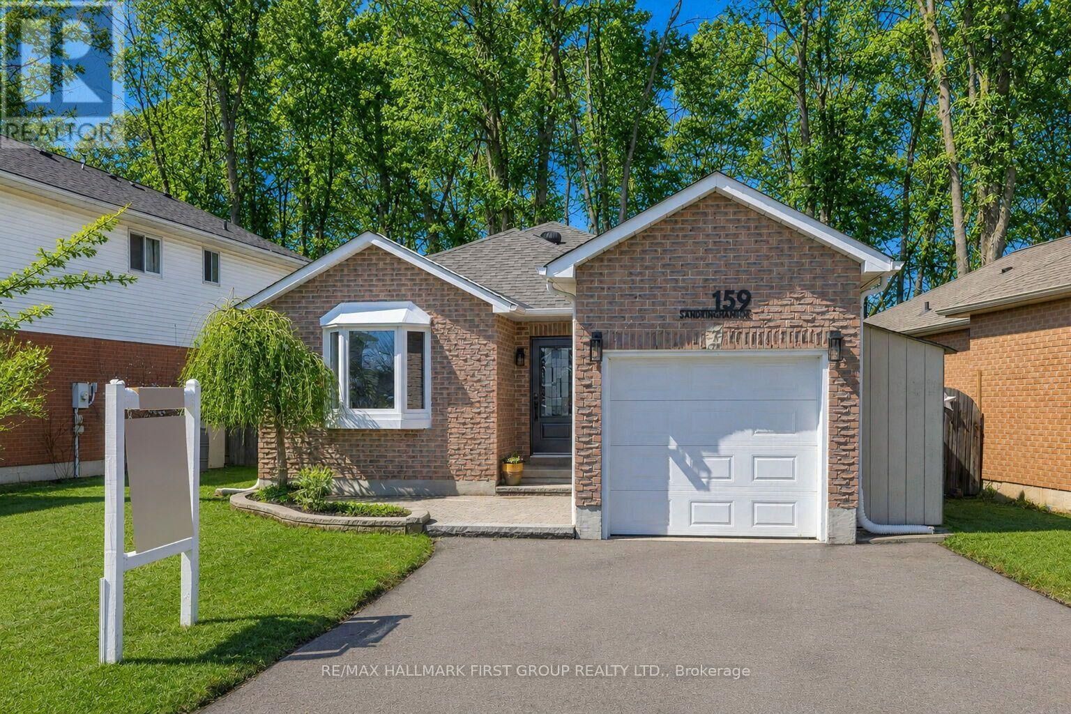 Property Photo:  159 Sandringham Drive  ON L1E 2G6 