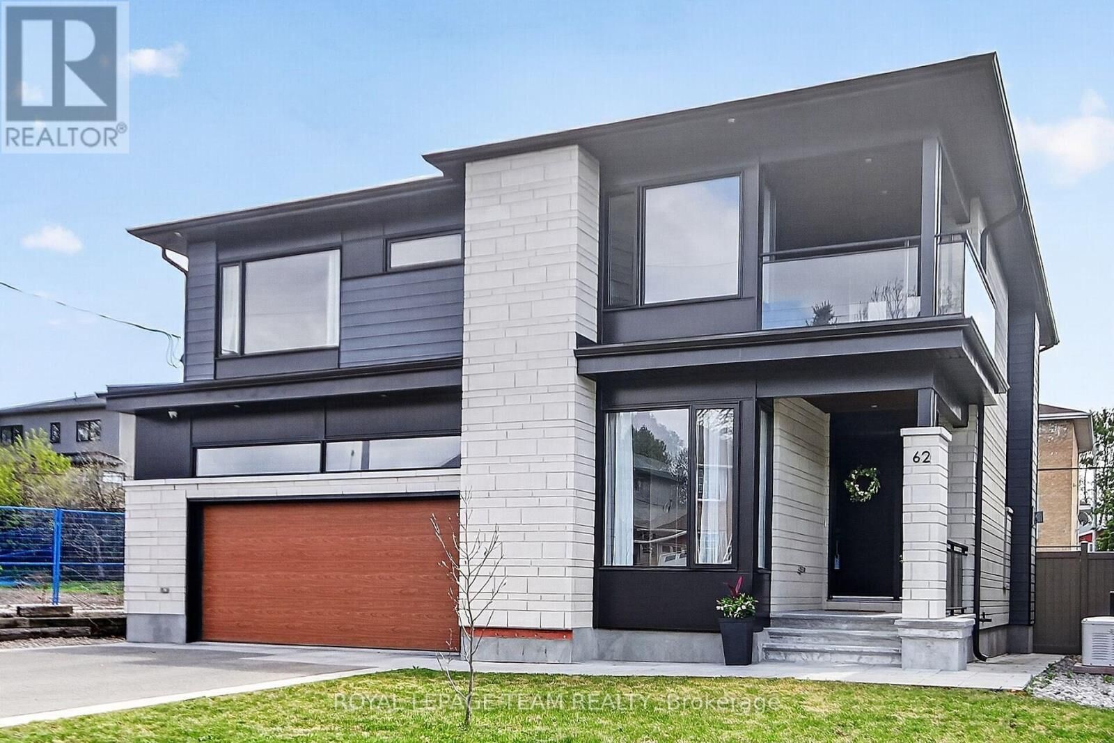 Property Photo:  62 South Rossland Avenue  ON K2G 2K6 