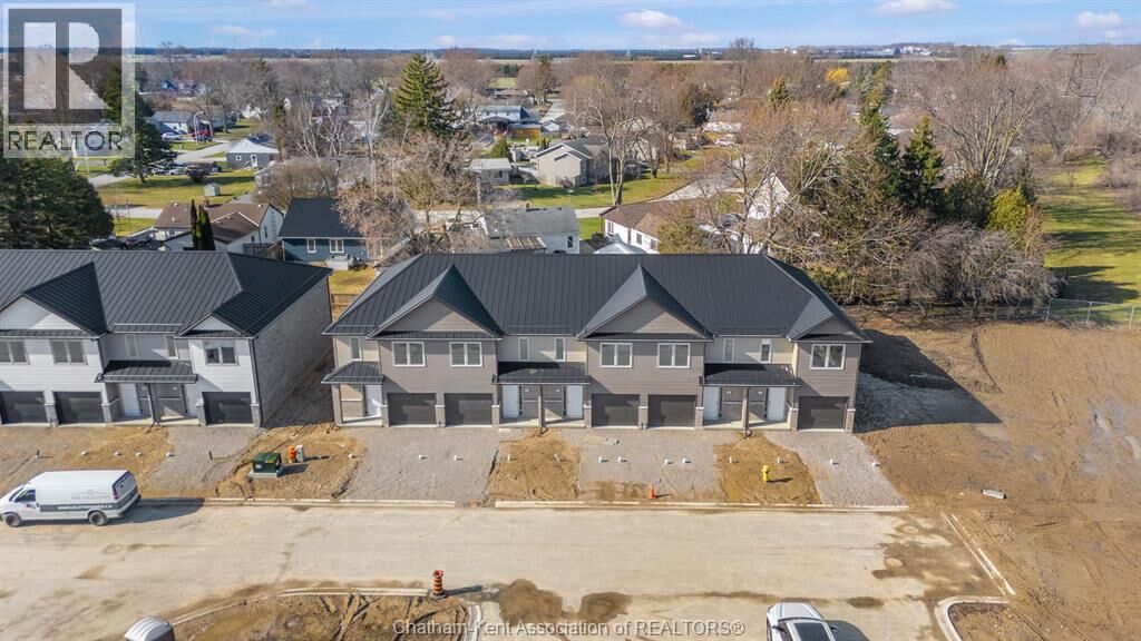 Property Photo:  50 Magnolia Lane  ON N7M 0W7 